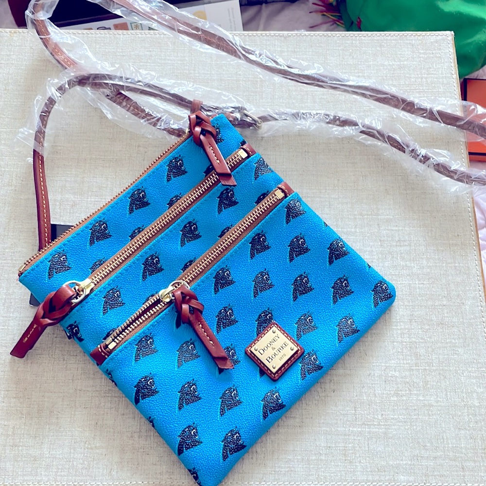 NWT Dooney & Bourke cross body